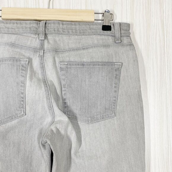 Eileen Fisher | Light Gray Mid-Rise Tampered Ankle Organic Cotton Jeans - Picture 4 of 7